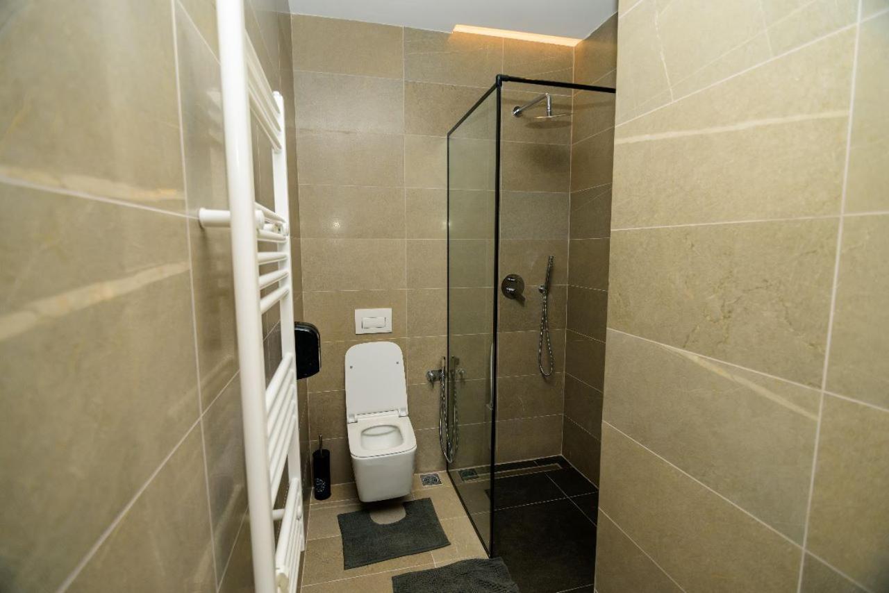 Hotel Zeneli Vlore Exterior photo
